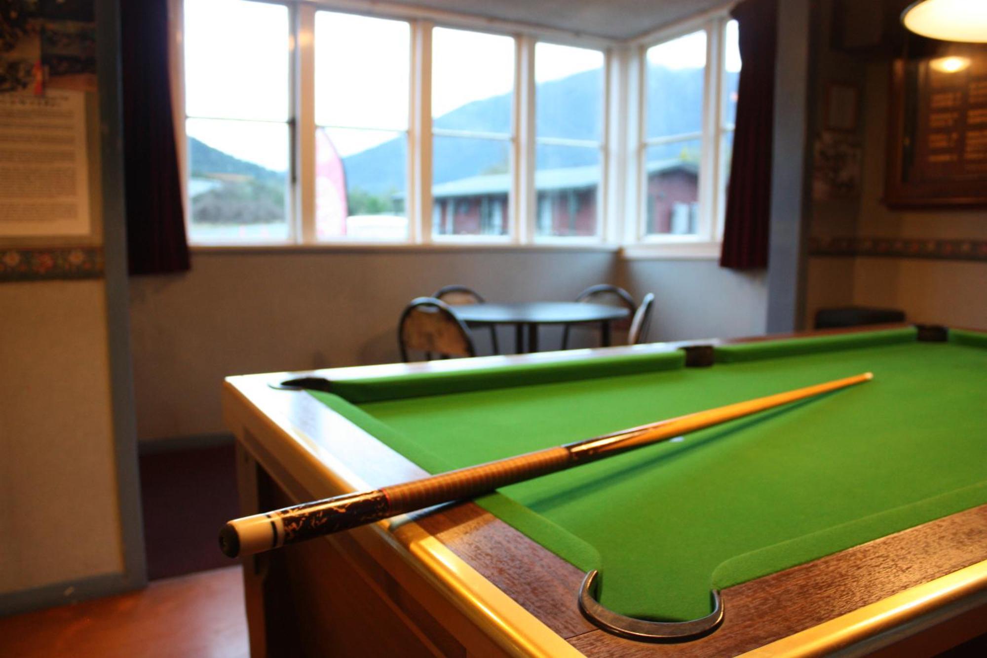 Owen River Tavern&Motels Eksteriør billede
