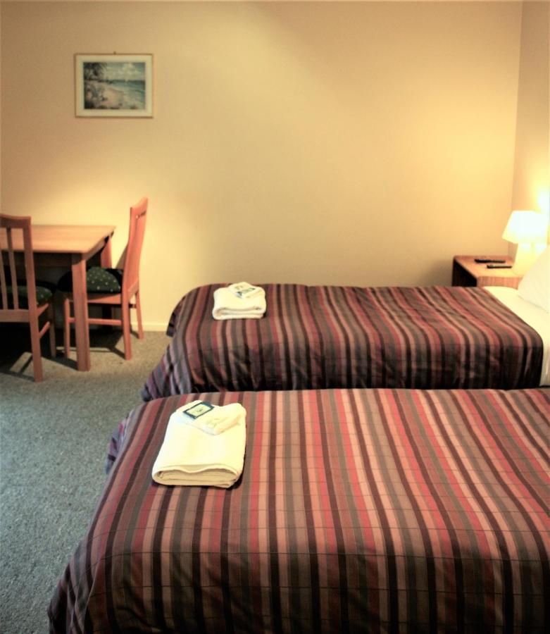Owen River Tavern&Motels Eksteriør billede